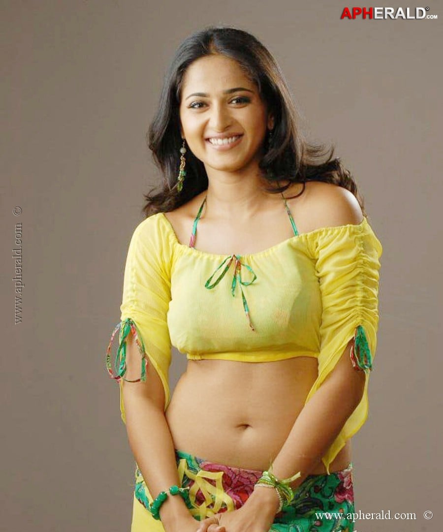 Anushka Shetty New Hot Pics