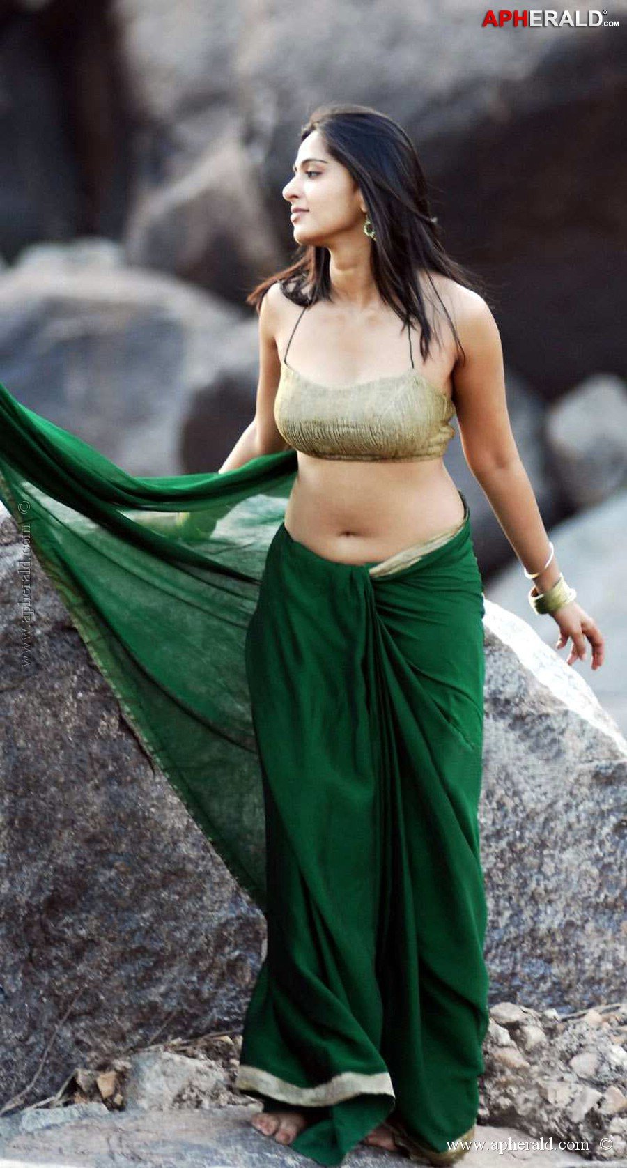 Anushka Shetty Hot Photos