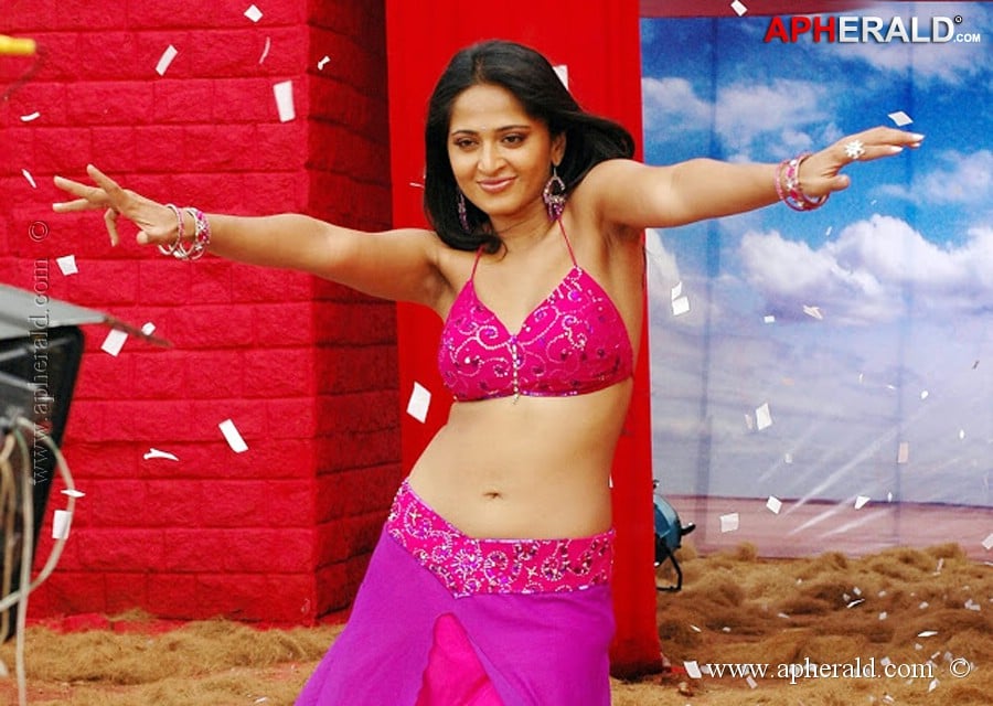 Anushka Shetty Hot Photos
