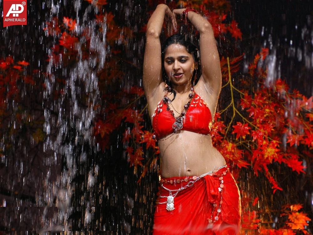 Anushka Shetty Unseen Hot Sexy Photos