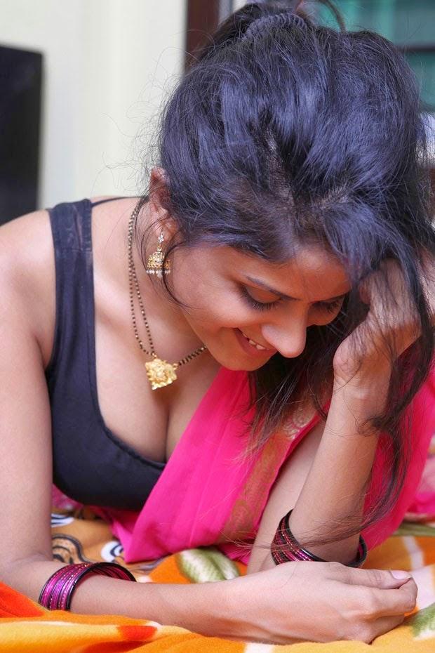 Anushkriti Spicy Navel Stills