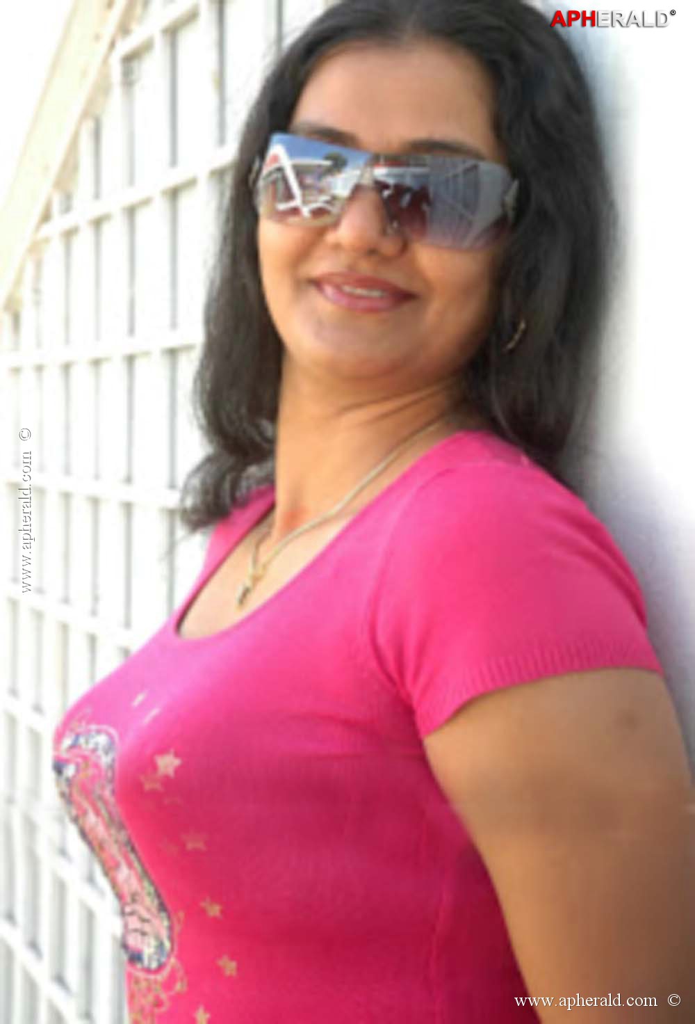 Apoorva Hot Navel Photos