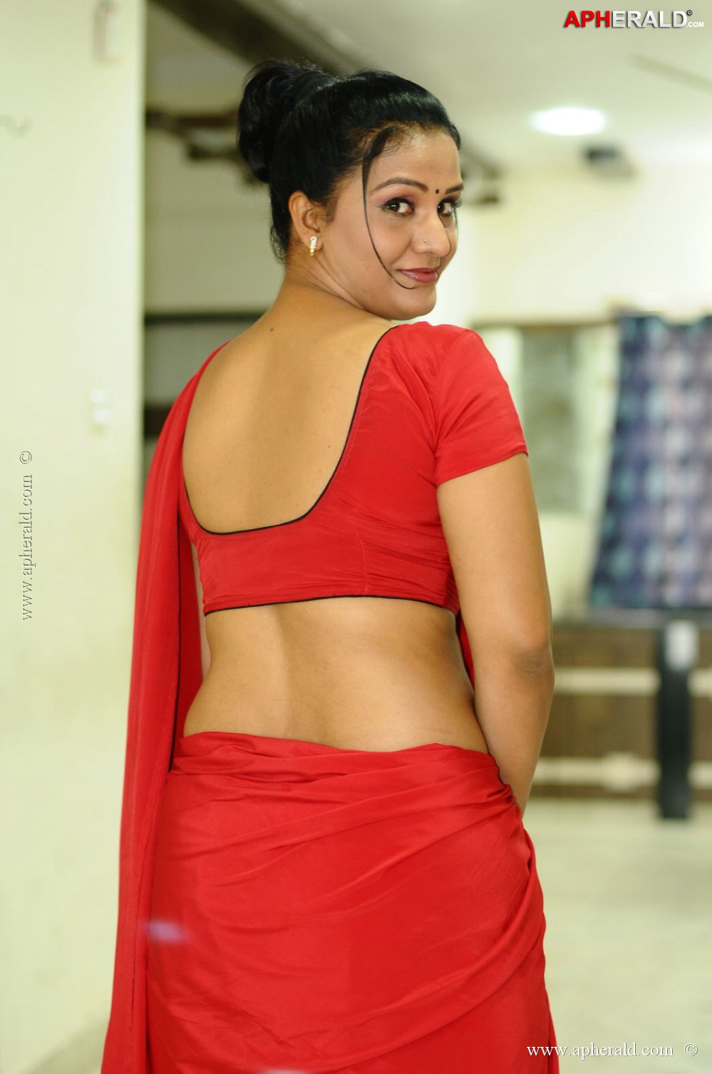 Apoorva Hot Navel Photos