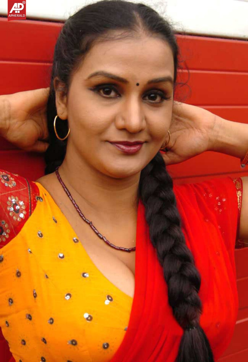 apoorva hot navel pictures