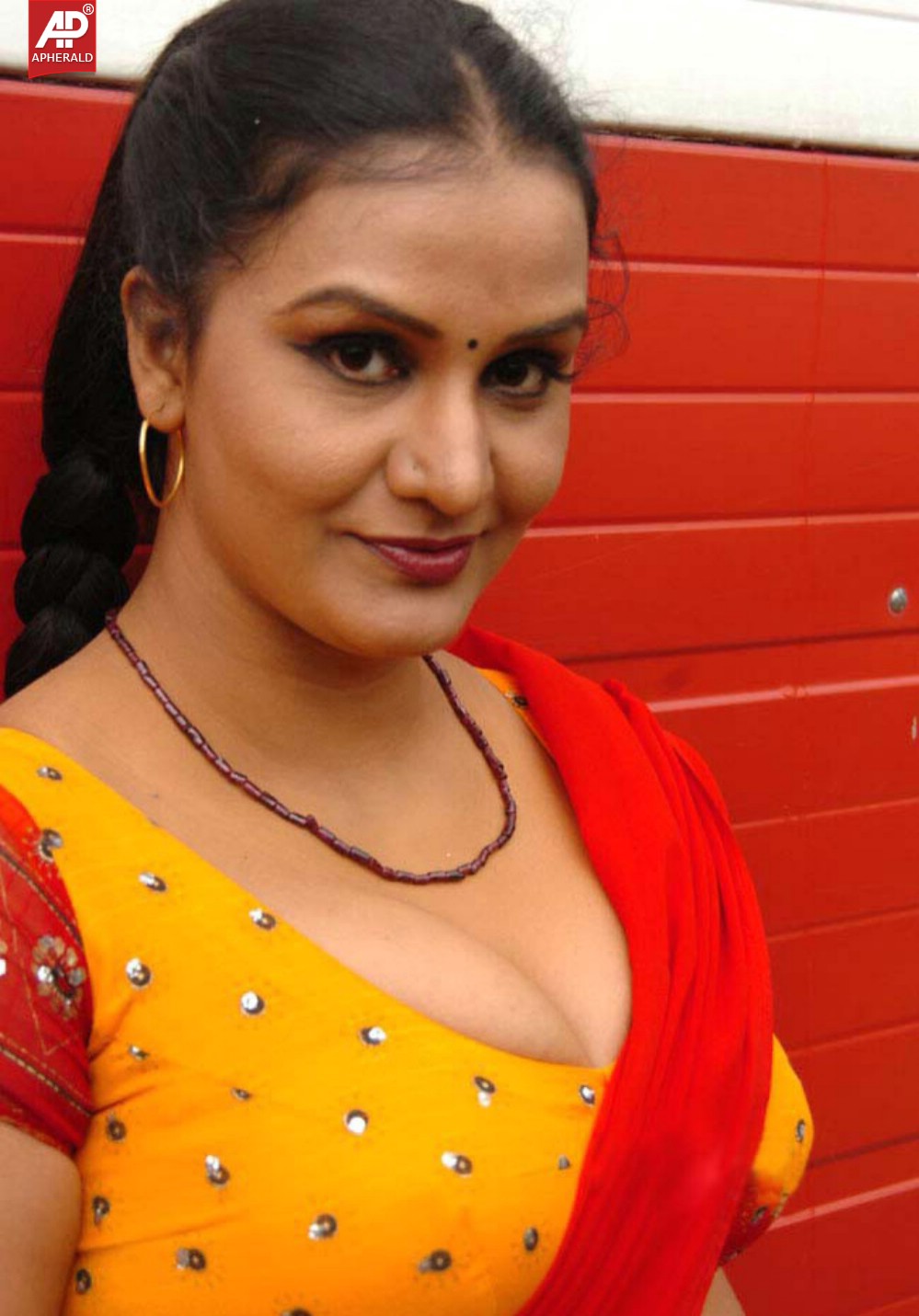 apoorva hot navel pictures