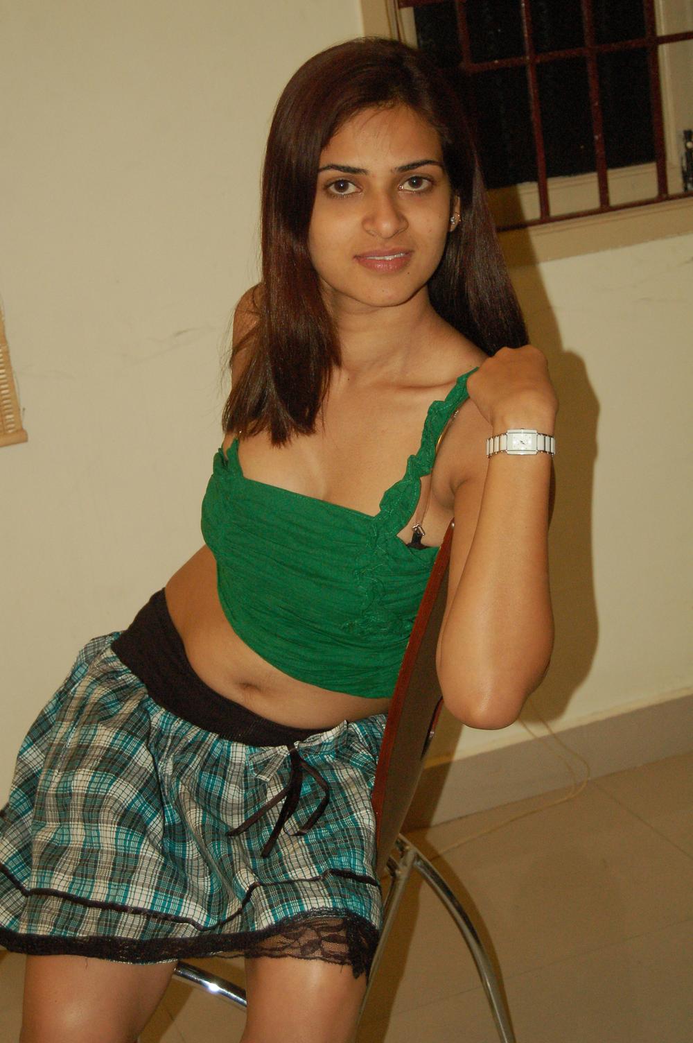 Archana Bhatt Hot Navel Pics