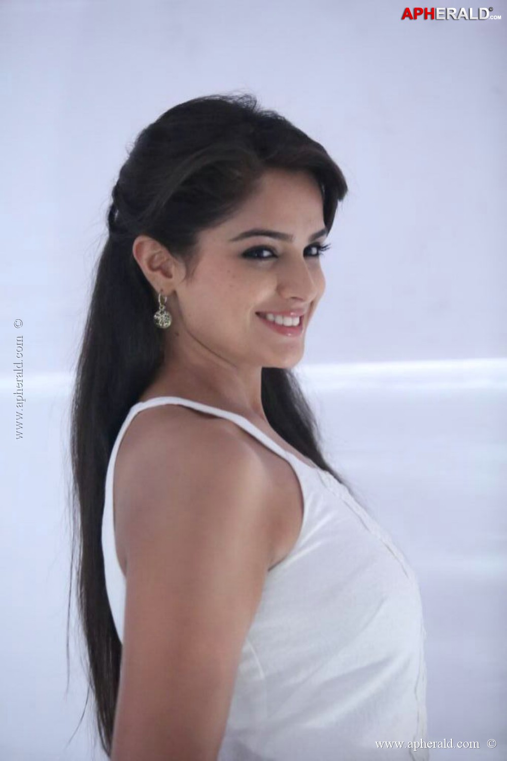 Asmitha Sood Spicy Stills 