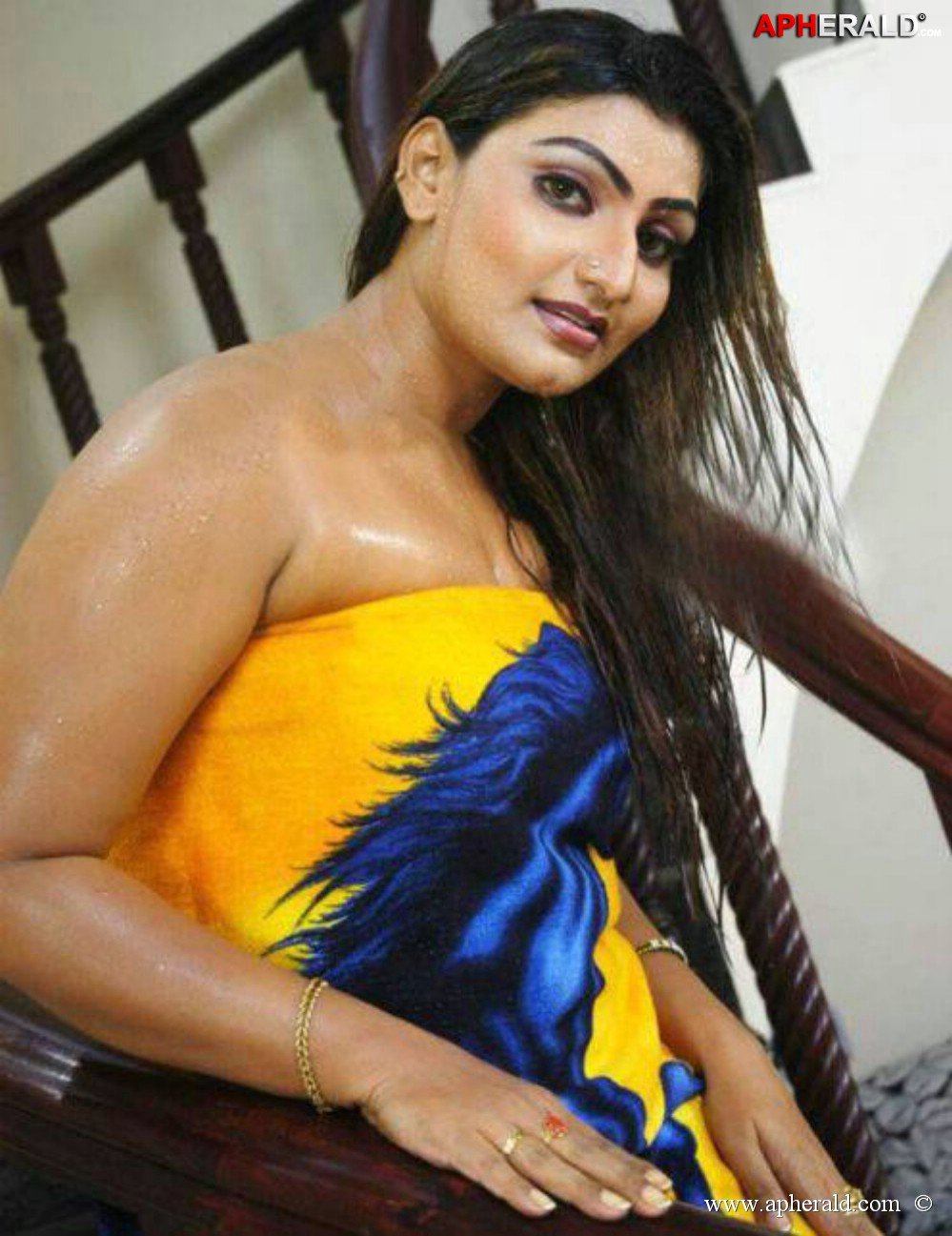 Babilona Unseen Hot Navel Gallery