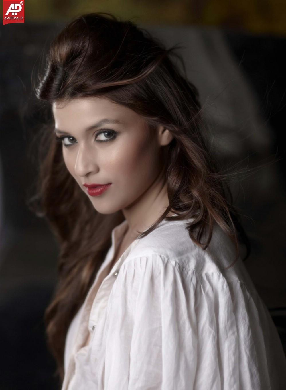 Barbie Handa Hot Photoshoot