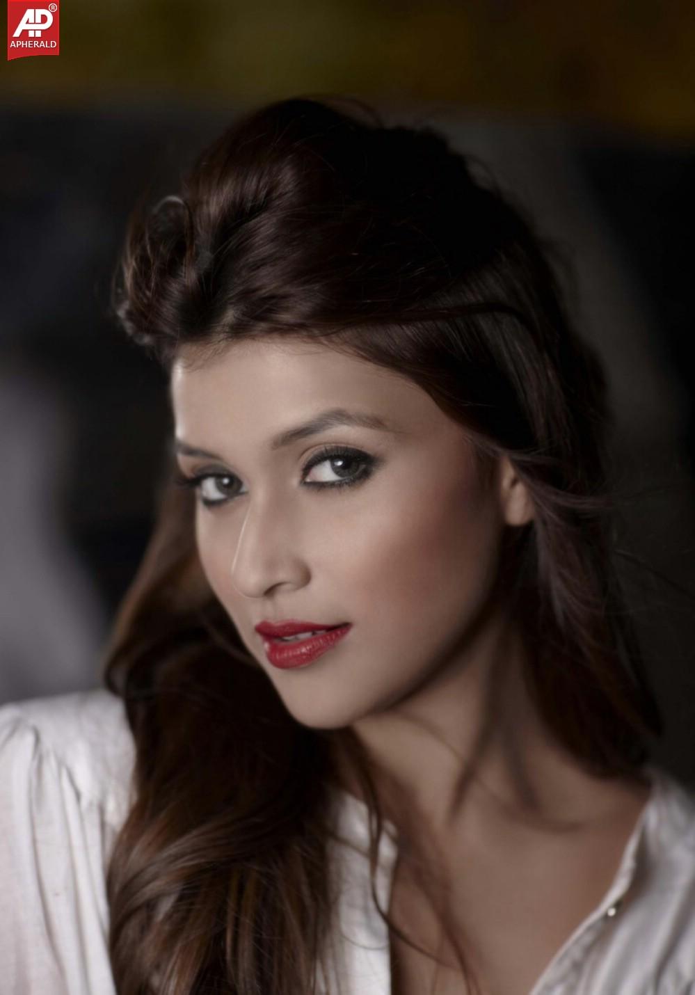 Barbie Handa Hot Photoshoot