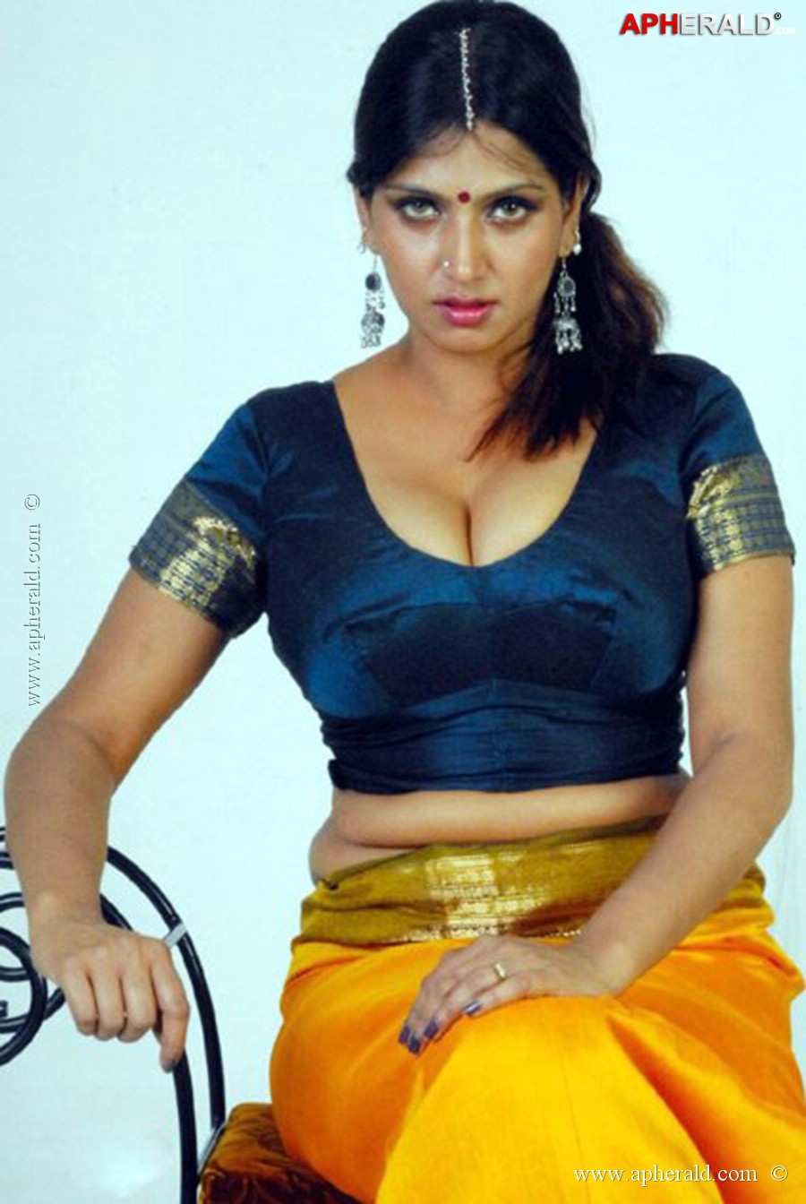 Bhuvaneswari Hot Navel Stills