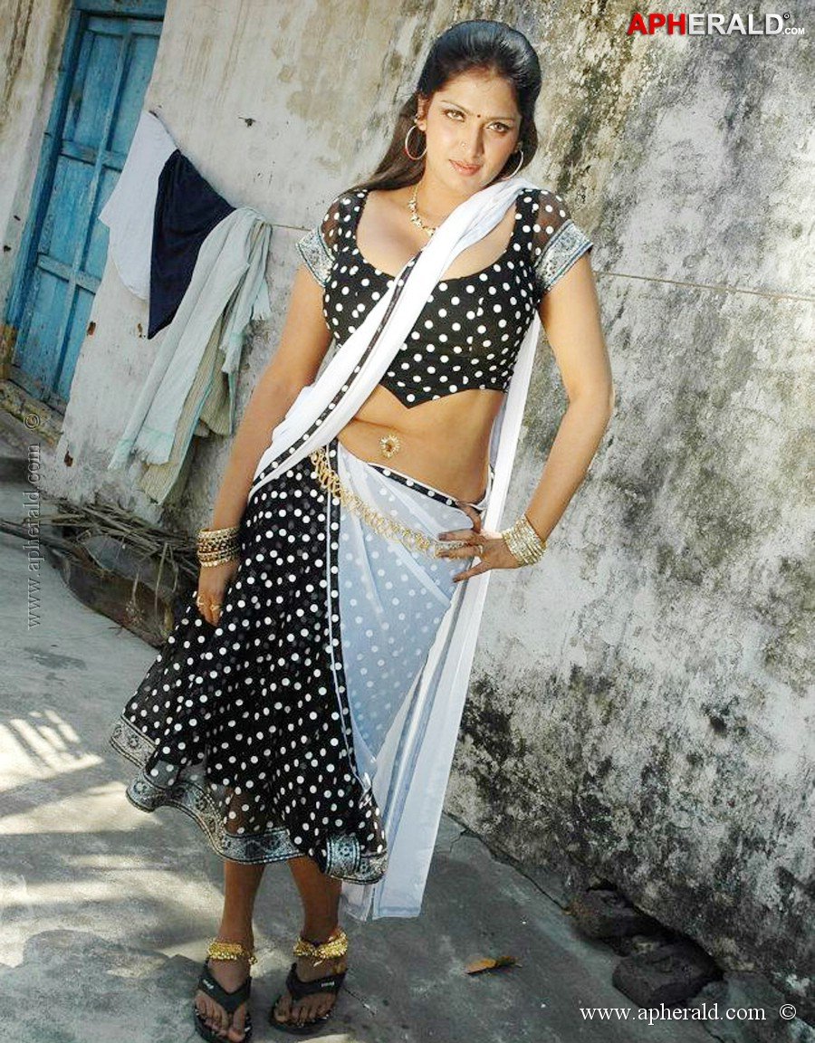 Bhuvaneswari Hot Navel Stills