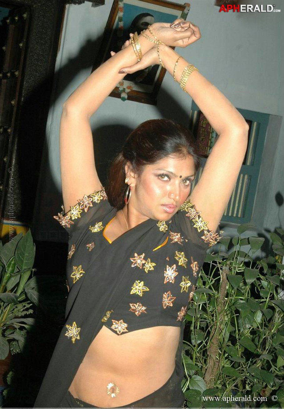 Bhuvaneswari Hot Navel Stills