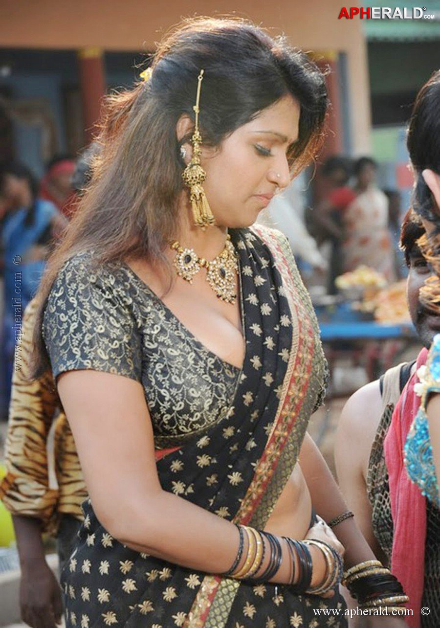 Bhuvaneswari Hot Navel Pics