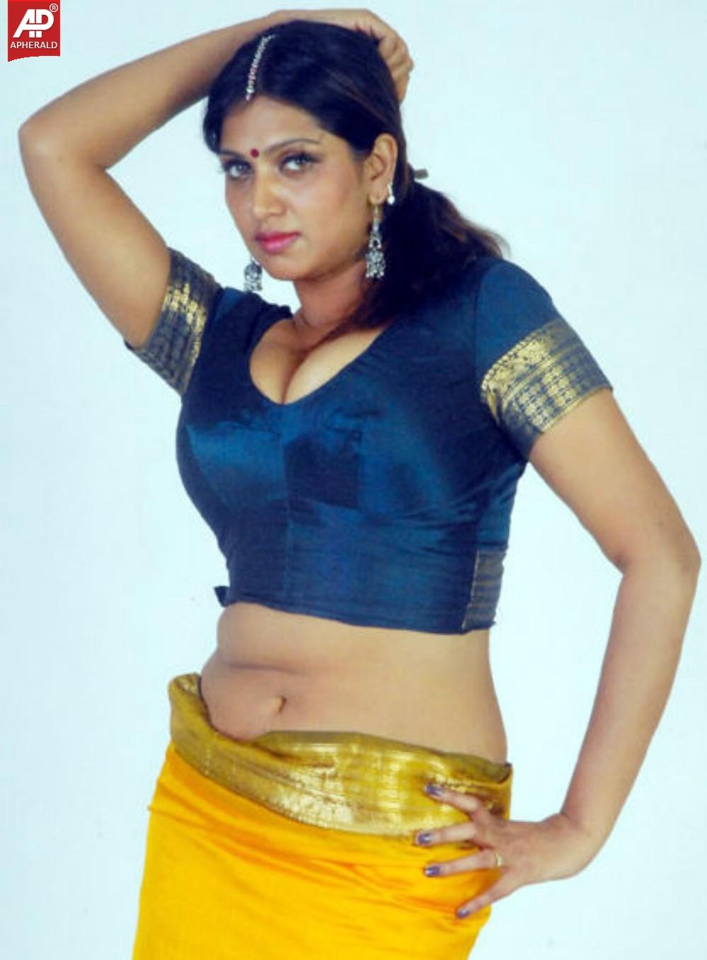 Bhuwaneshwari Aunty Hot Stills