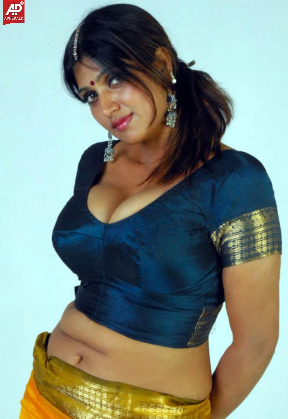 Bhuwaneshwari Aunty Hot Stills