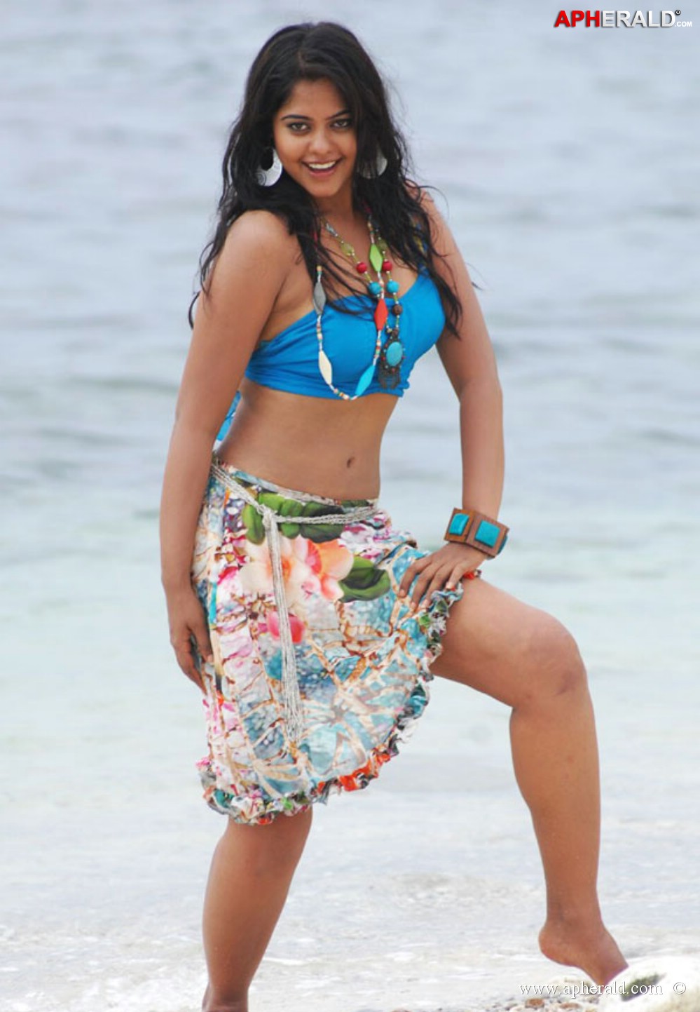Bindhu Madhavi Hot Stills in Beach
