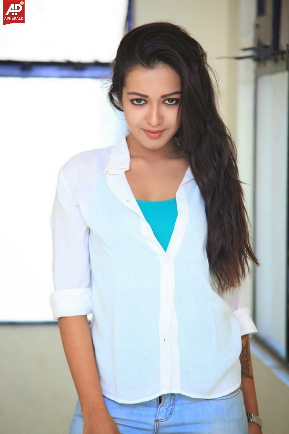 Catherine Tresa Rare Hot Pics