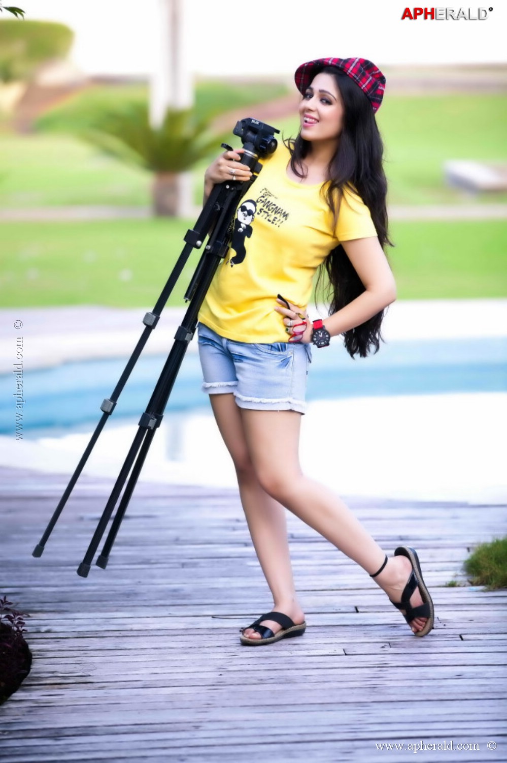 Charmi Navel Photo Shoot