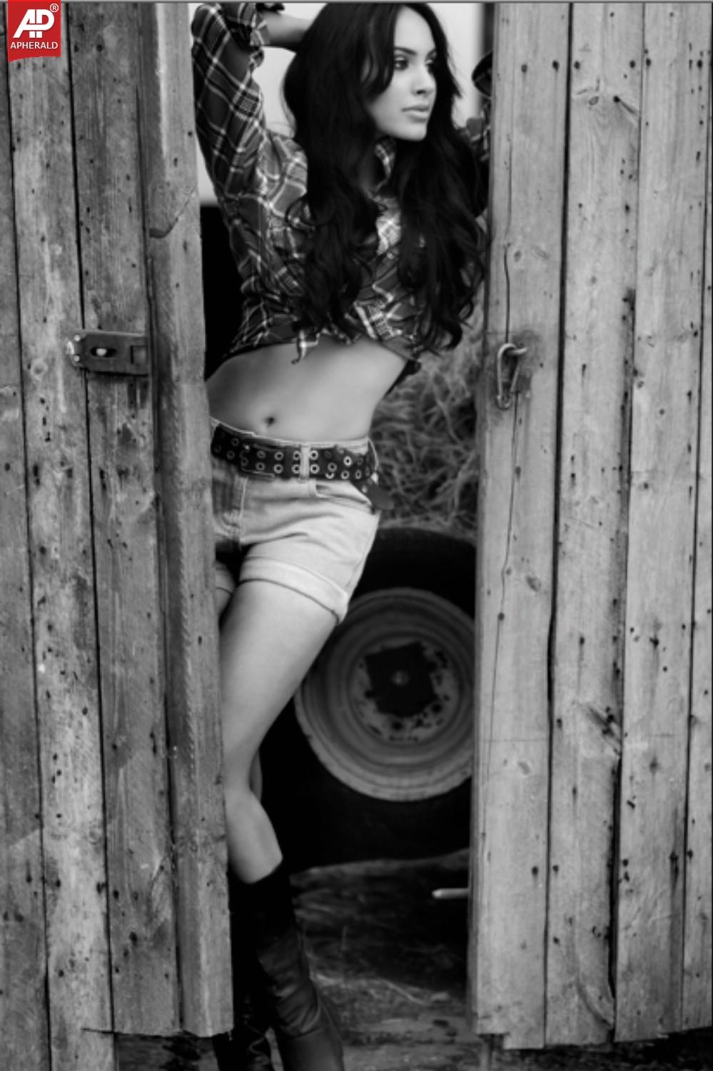 Deana Uppal Hot Phoot Shoot