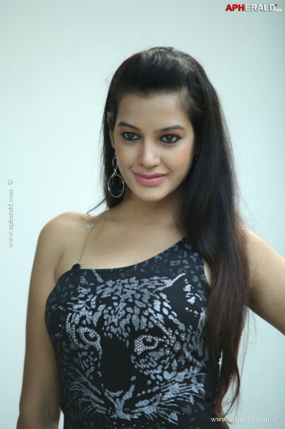 Deeksha Panth Spicy Photos