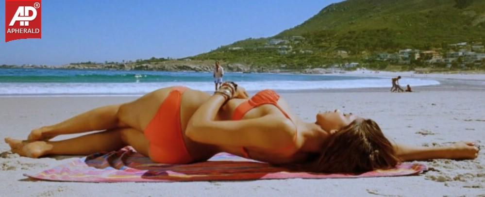 Deepika Padukune Hot Bikini Pics