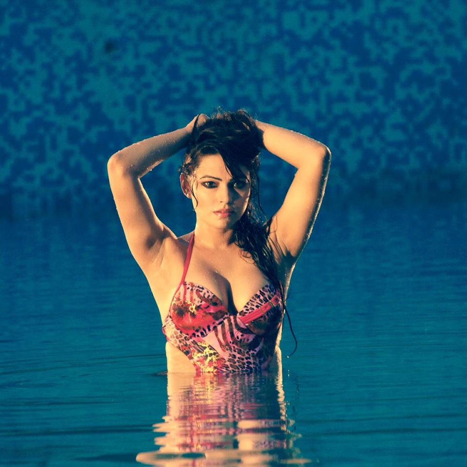 Devshi Khanduri Hot Photo shoot