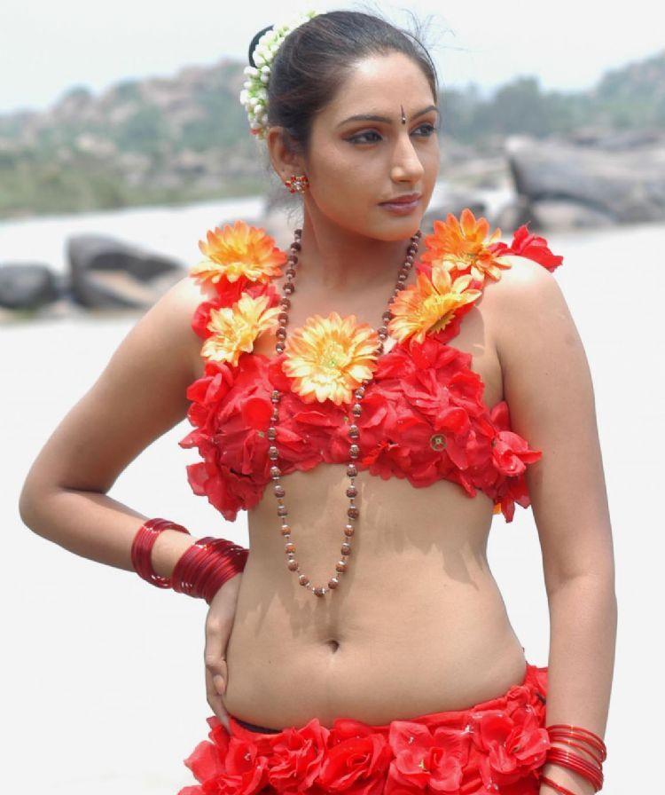 Divyaa Dwivedi Latest Hot Pics