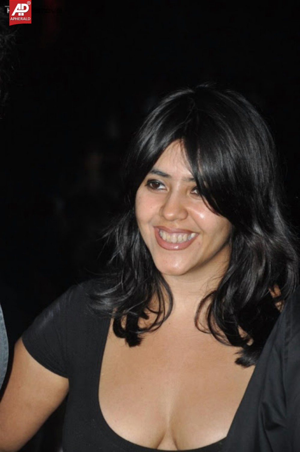 ekta kpoors hot cleavage show
