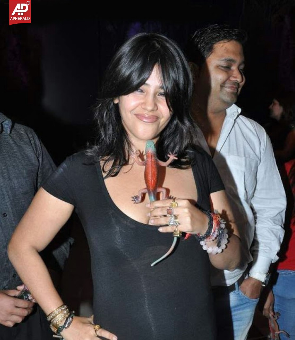 ekta kpoors hot cleavage show