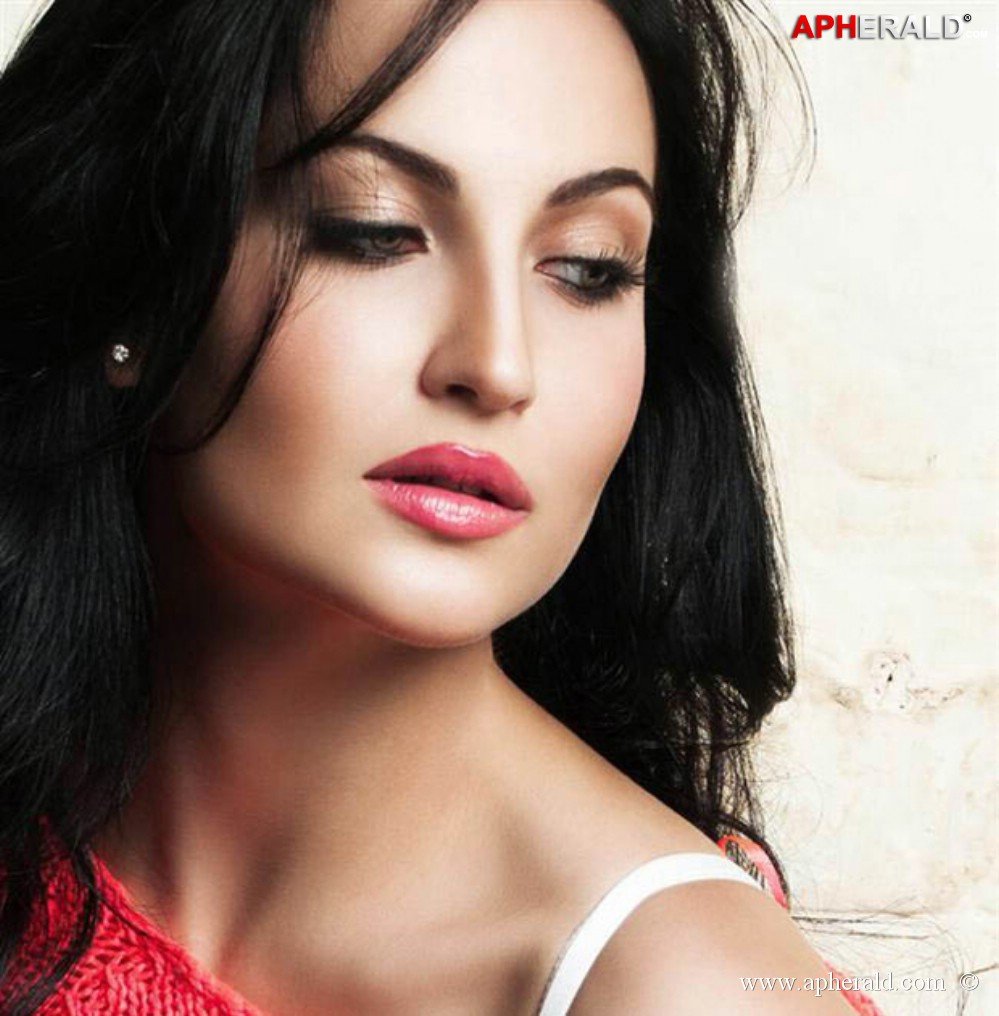 Elli Avram Hot Pics