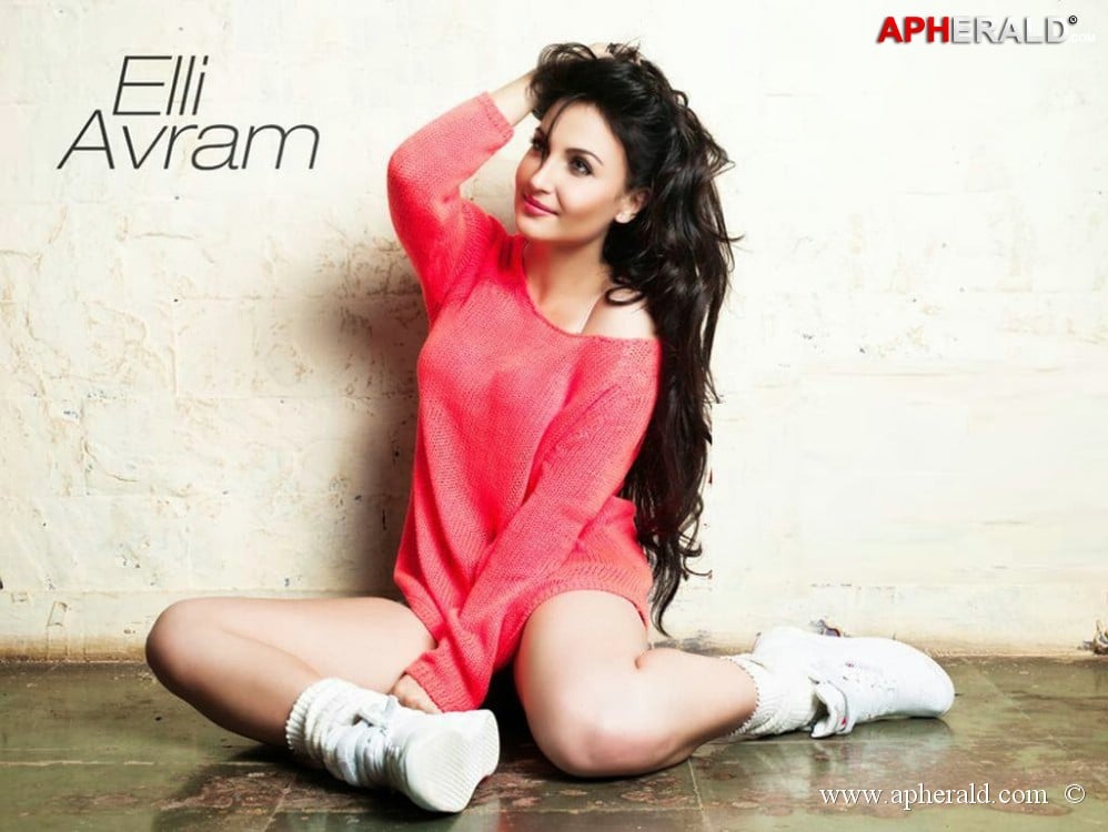 Elli Avram Hot Pics