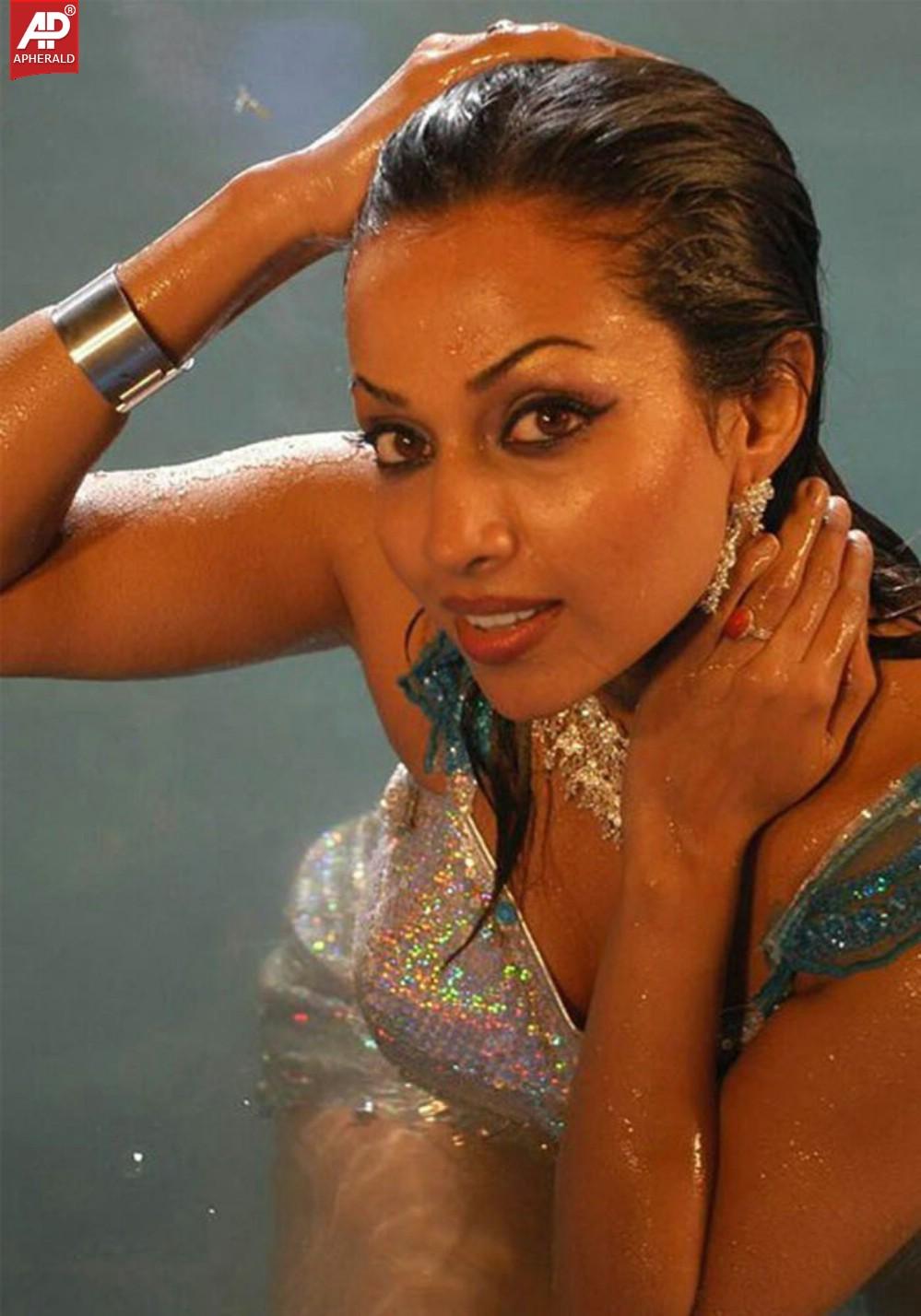 Flora Asha Saini Hot Stills