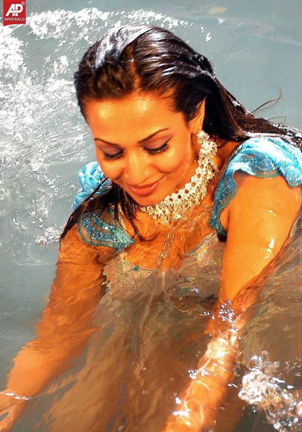 Flora Asha Saini Hot Stills