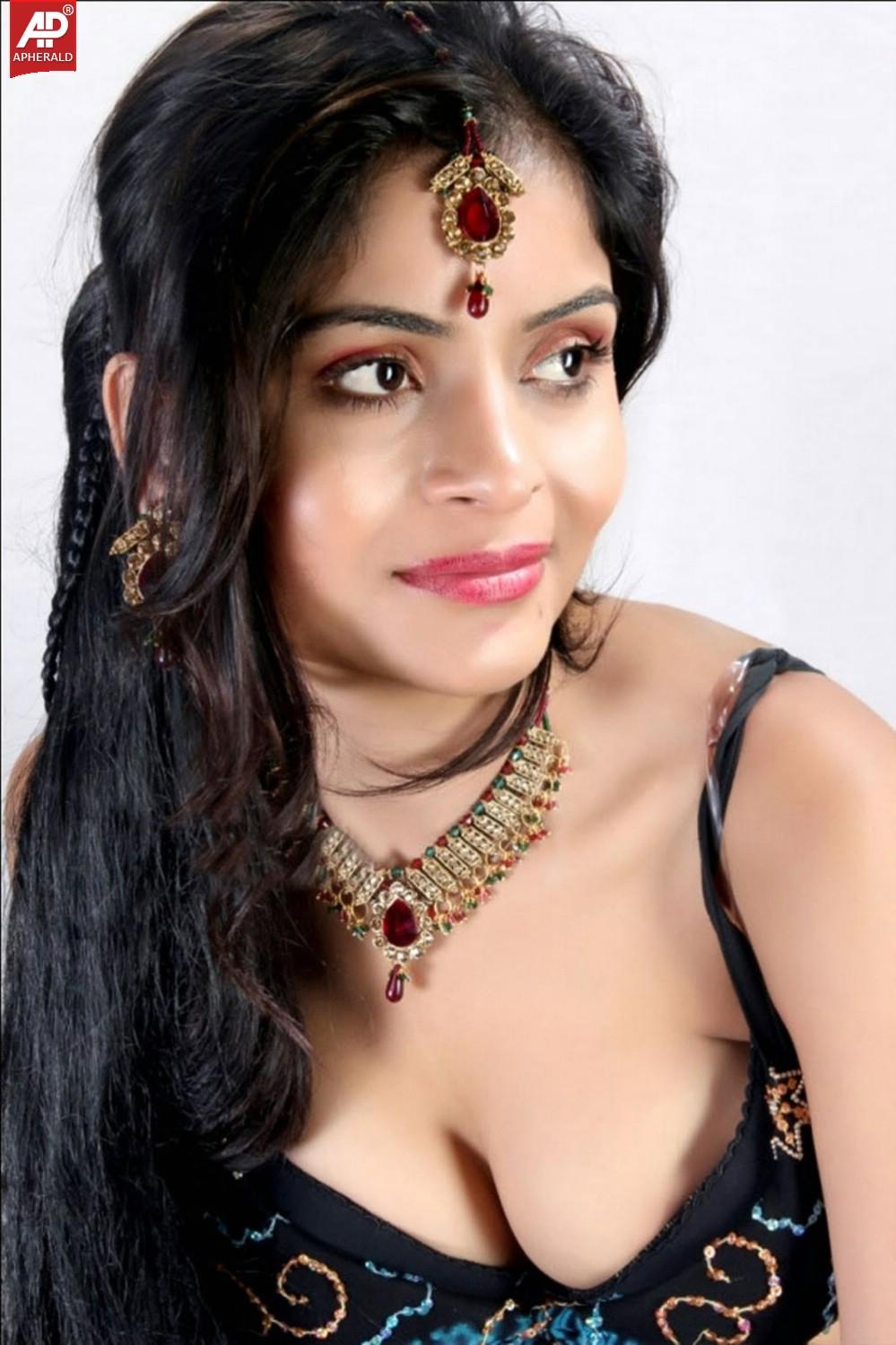 Gehana Vasisth Hot Gallery