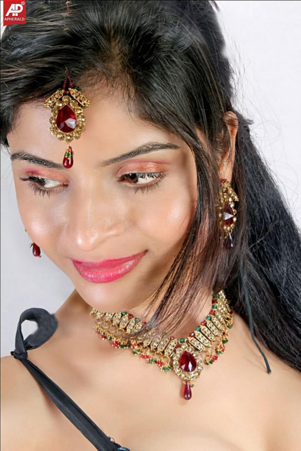 Gehana Vasisth Hot Gallery