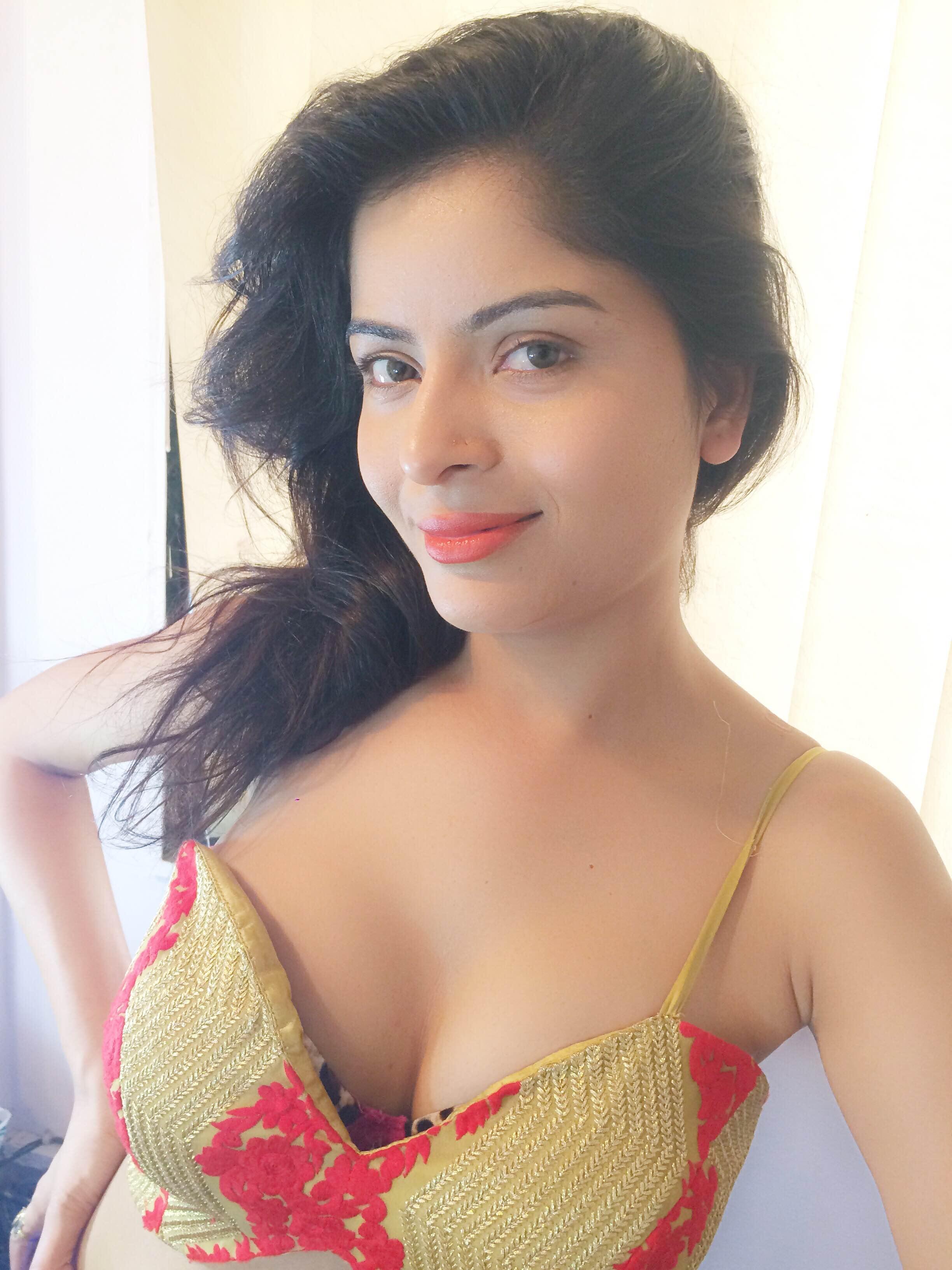 Gehana Vasisth item song stills