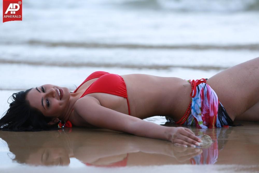 Green Signal Heroine Hot Stills