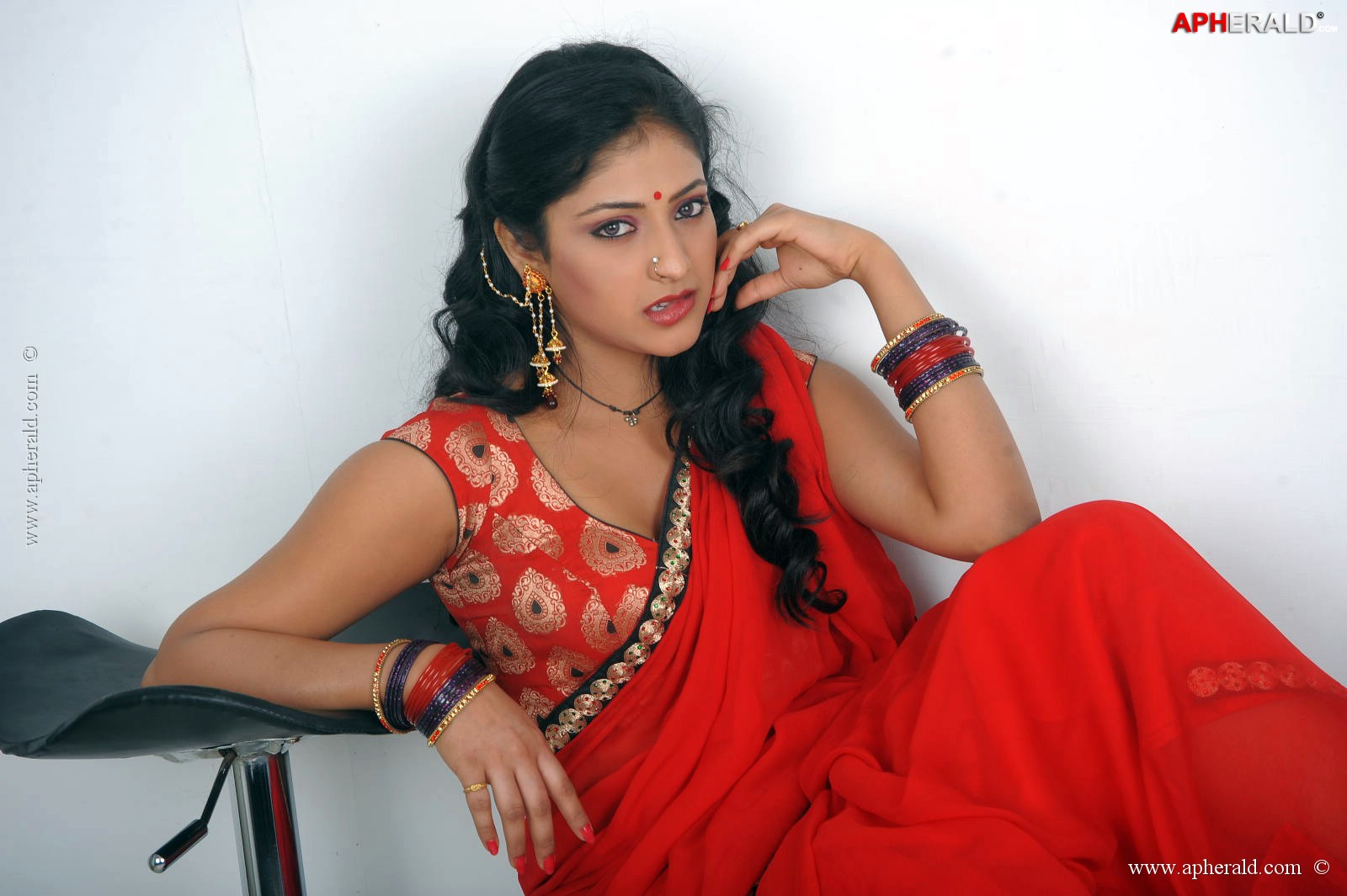 Haripriya Hot Navel Stills