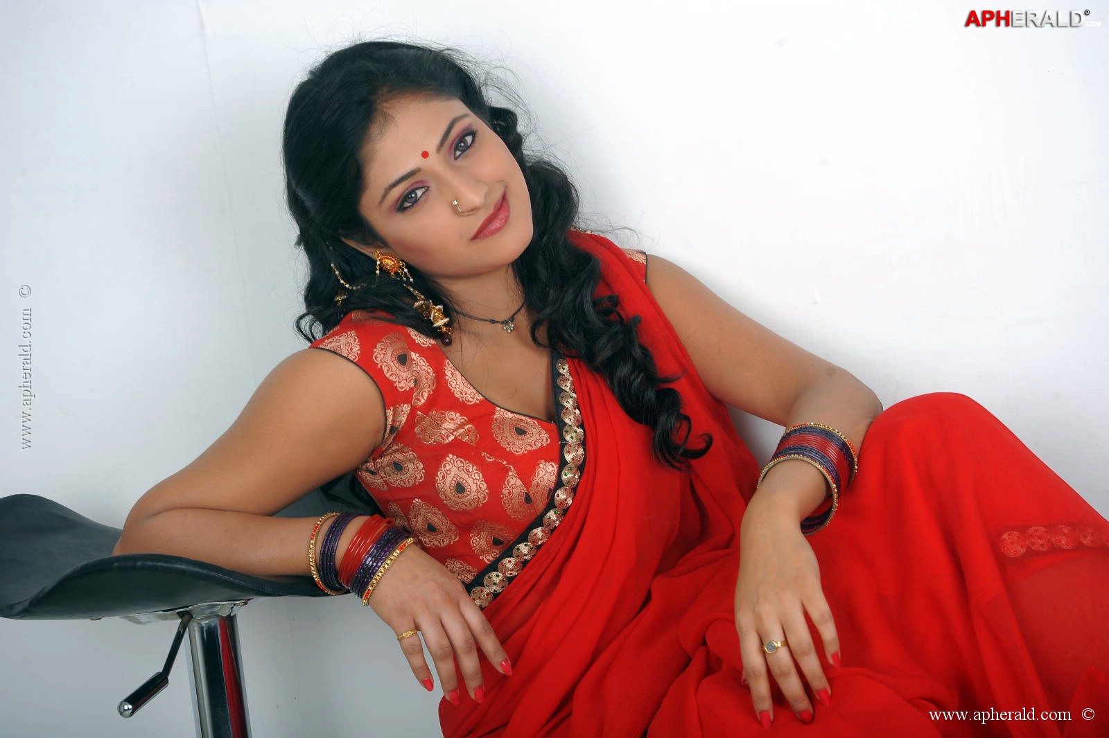 Haripriya Hot Navel Stills