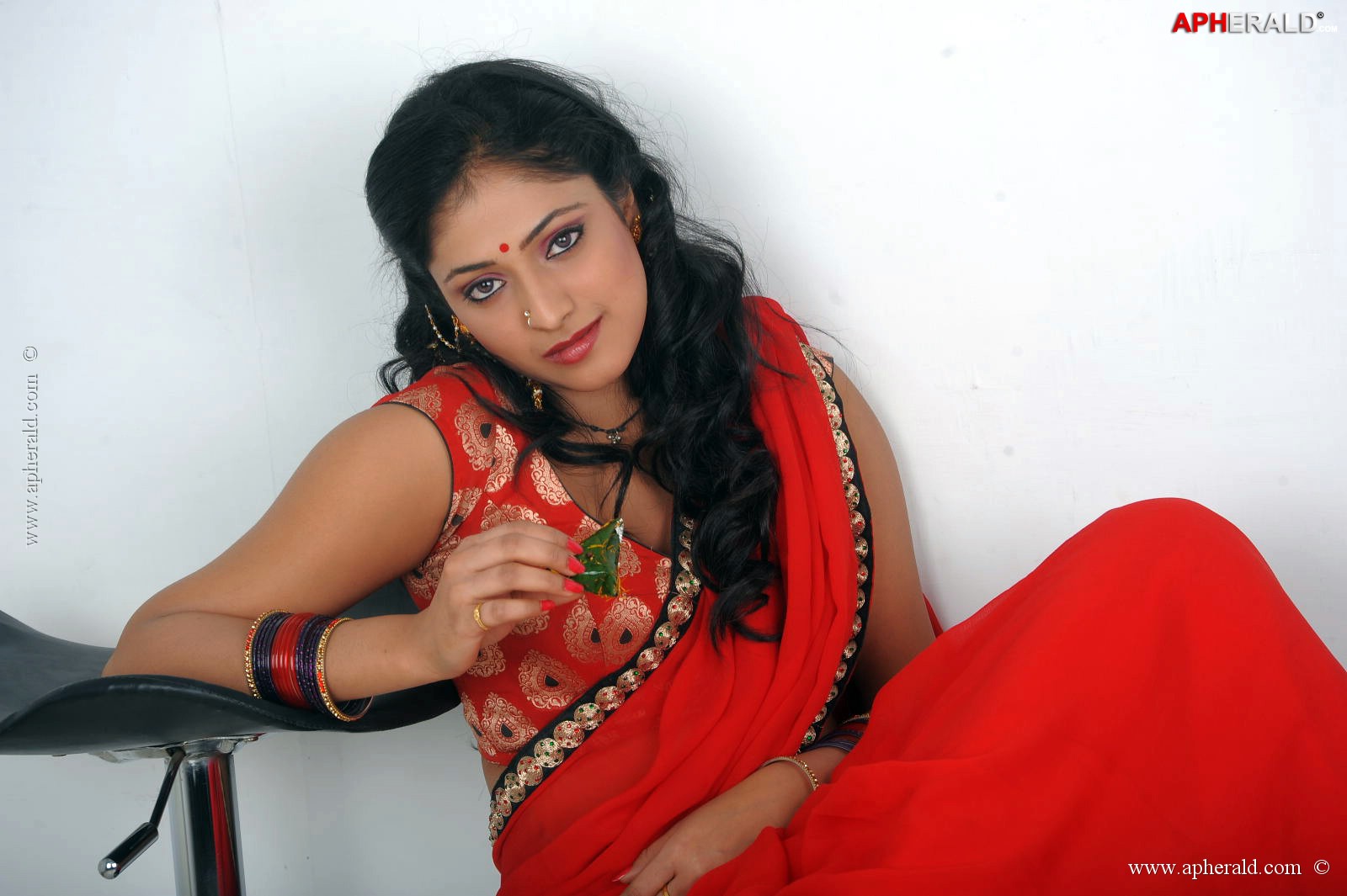 Haripriya Hot Navel Stills