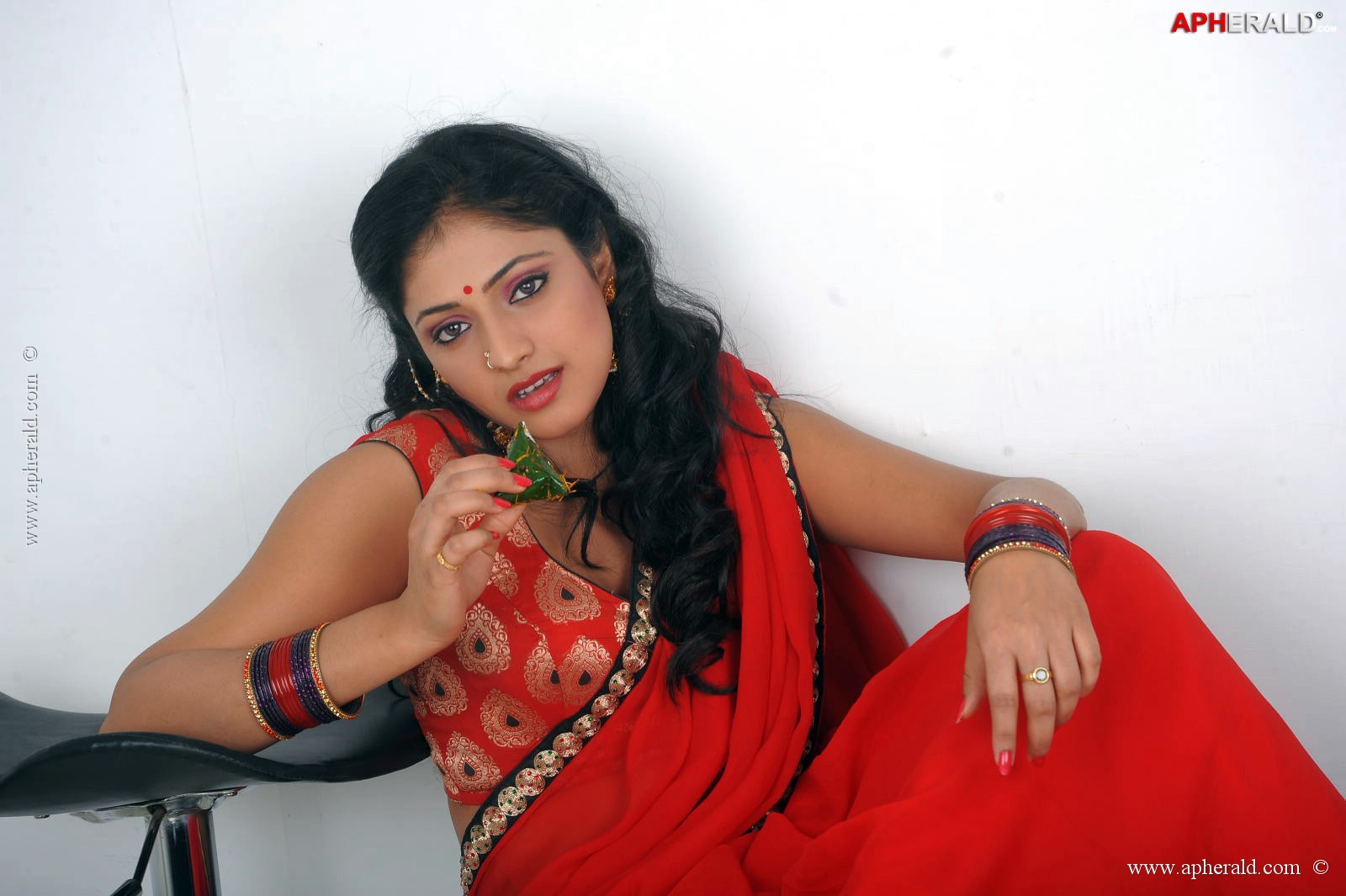 Haripriya Hot Navel Stills