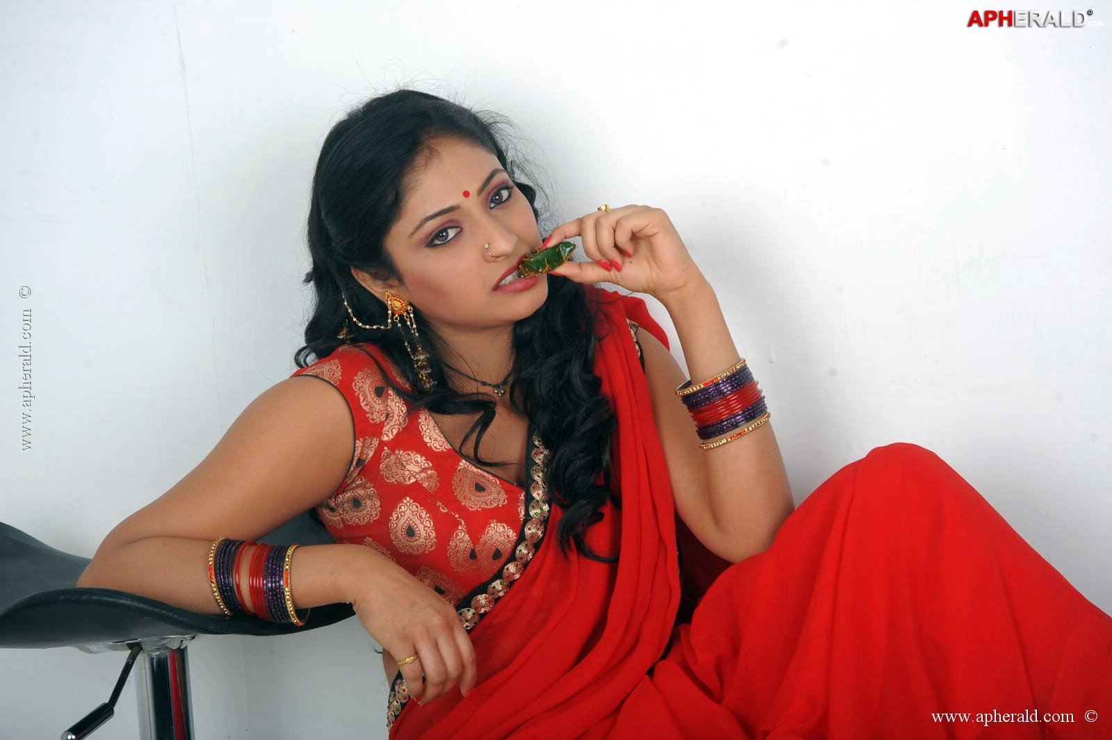 Haripriya Hot Navel Stills