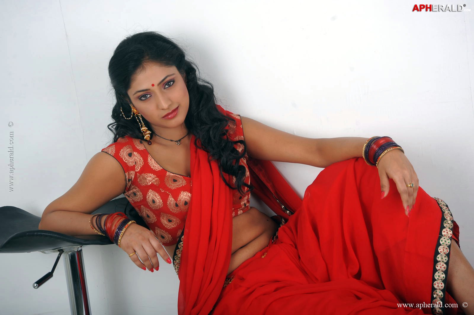 Haripriya Hot Navel Stills