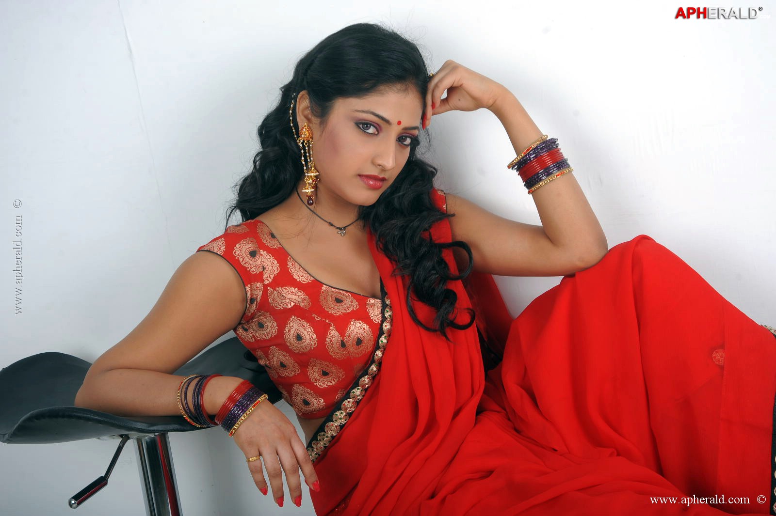 Haripriya Hot Navel Stills