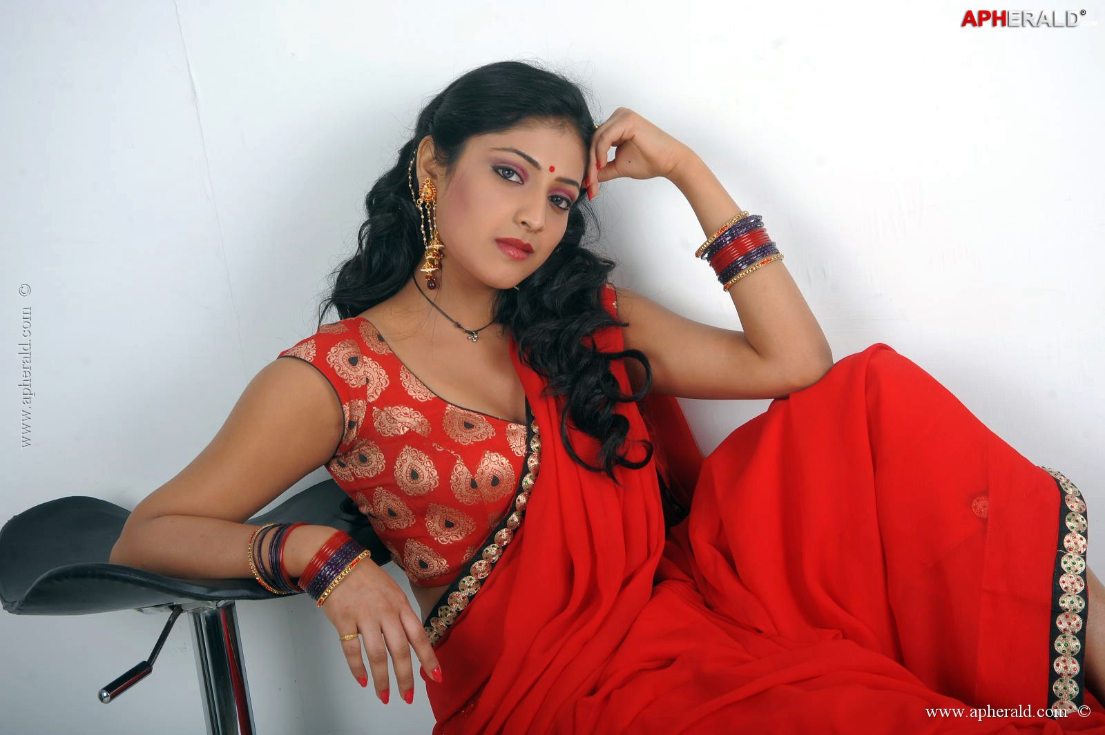 Haripriya Hot Navel Stills