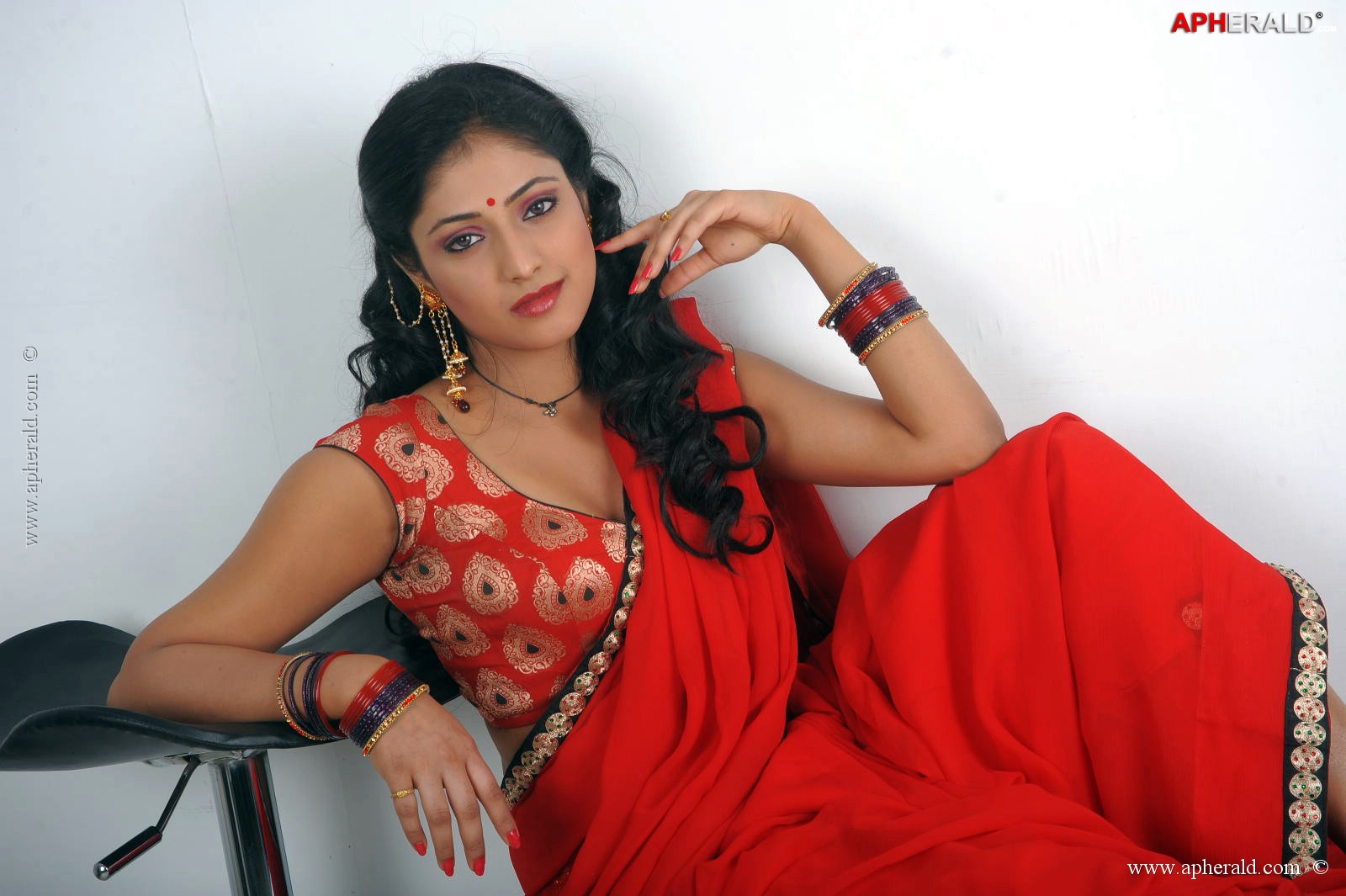 Haripriya Hot Navel Stills