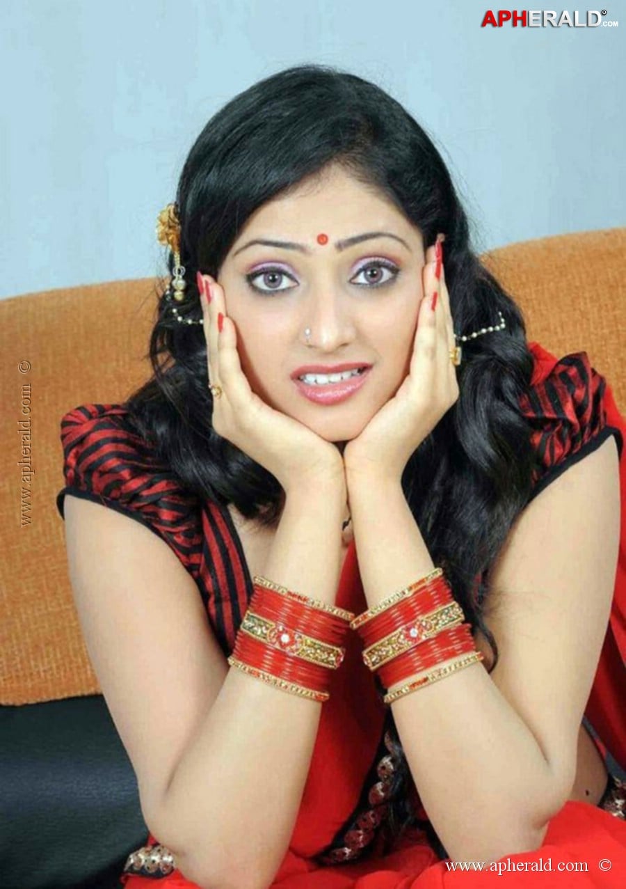 Haripriya Hot Photos