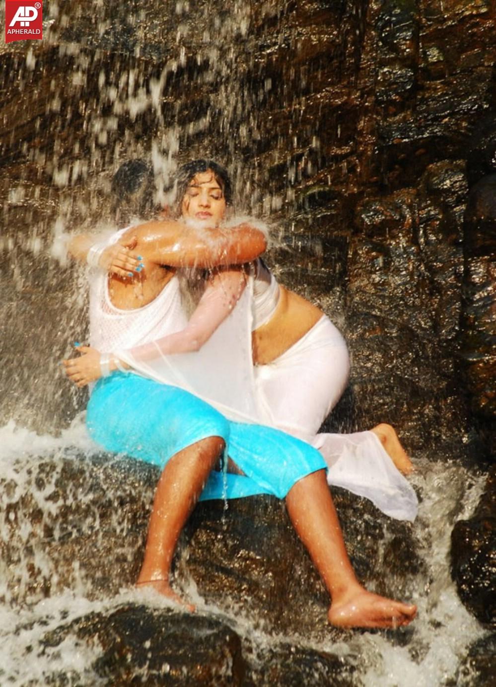 Haripriya Hot Wet Photos