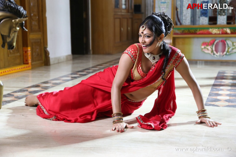 Haripriya Latest Hot Photos